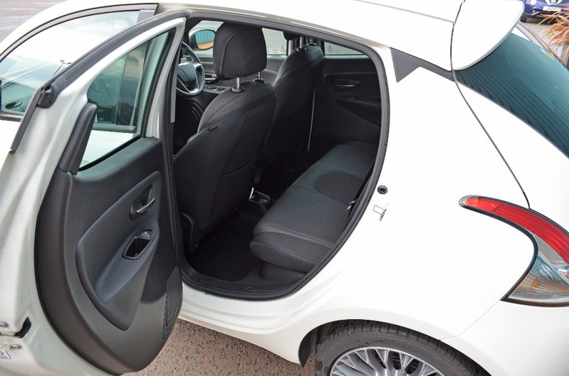 CHRYSLER YPSILON 1.2 Platinum 15 2015