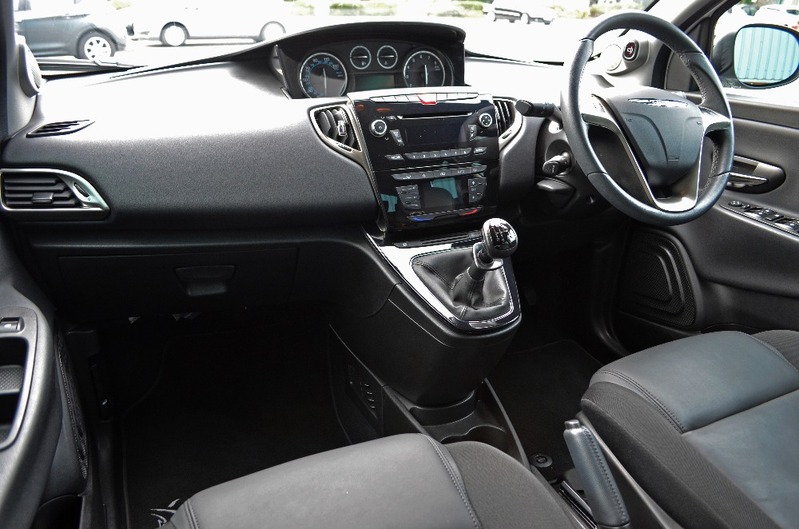 CHRYSLER YPSILON 1.2 Platinum 15 2015