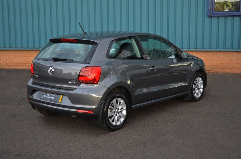 VOLKSWAGEN POLO 1.2 TSI Bluemotion Tech SE 2015