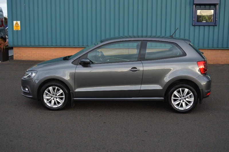 VOLKSWAGEN POLO 1.2 TSI Bluemotion Tech SE 2015