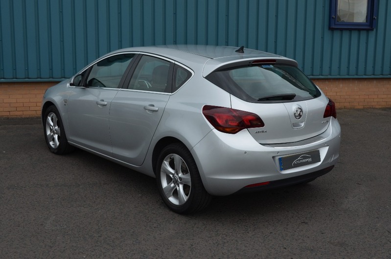 VAUXHALL ASTRA 1.7 CDTi SRI 5dr 61 2011