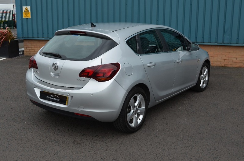 VAUXHALL ASTRA 1.7 CDTi SRI 5dr 61 2011