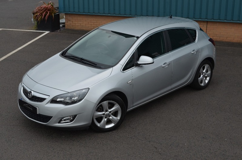 VAUXHALL ASTRA 1.7 CDTi SRI 5dr 61 2011