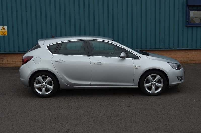 VAUXHALL ASTRA 1.7 CDTi SRI 5dr 61 2011