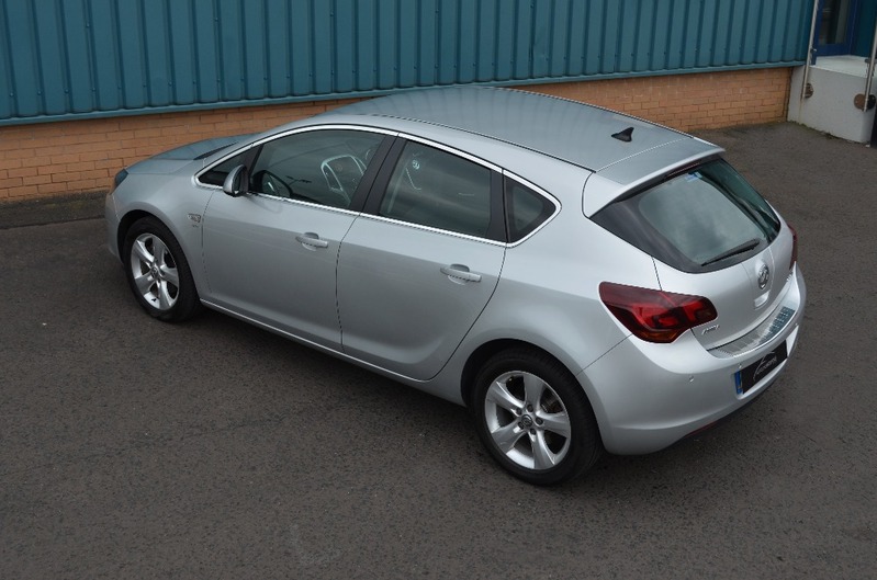 VAUXHALL ASTRA 1.7 CDTi SRI 5dr 61 2011