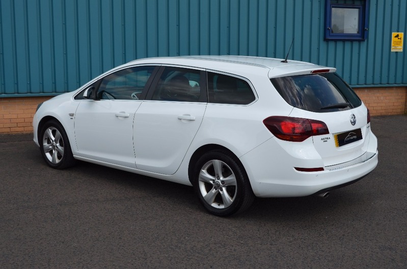 VAUXHALL ASTRA 2.0 CDTI SRI Estate 11 2011