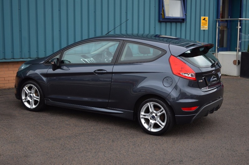 FORD FIESTA 1.6 TD Zetec S 10 2010