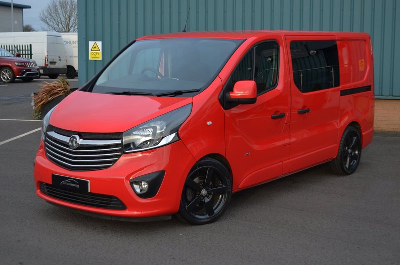 VAUXHALL VIVARO 1.6 BiTurbo Sportive 65 2015