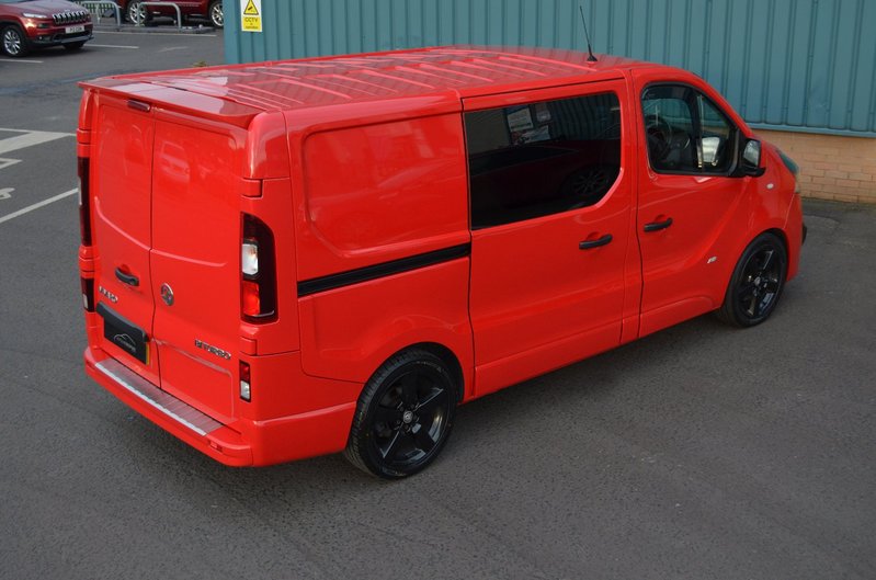 VAUXHALL VIVARO 1.6 BiTurbo Sportive 65 2015