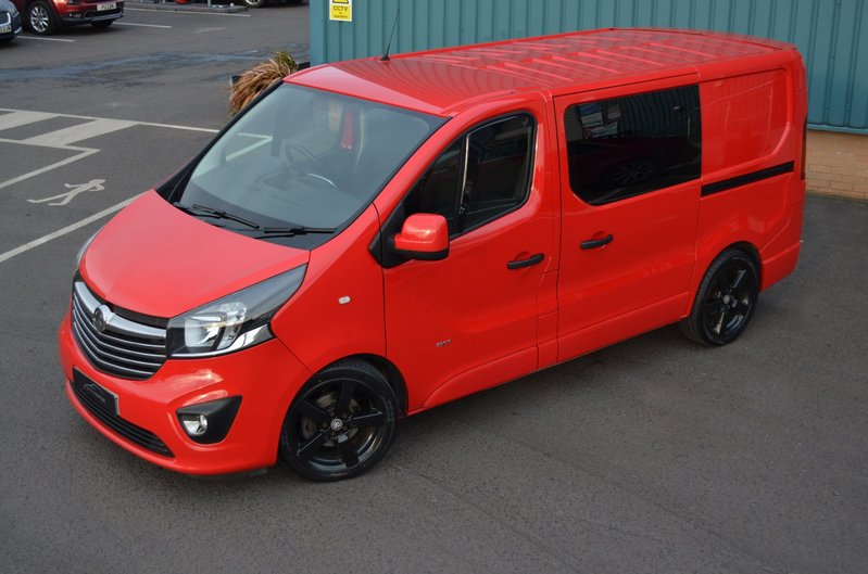 VAUXHALL VIVARO 1.6 BiTurbo Sportive 65 2015